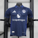 CAMISA VERSÃO JOGADOR DO MANCHESTER UNITED 24/25 AZUL